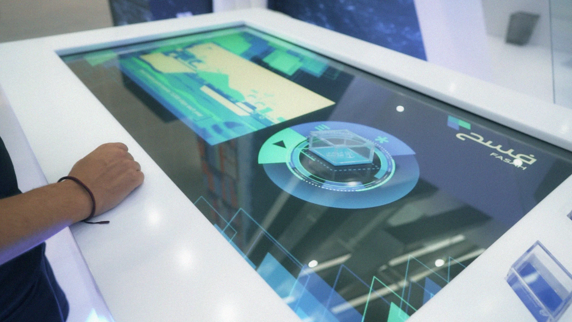 interactive table on gitex show